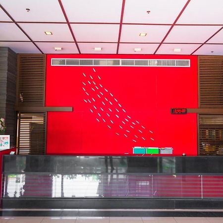 Mayflower Grande Hotel Chiang Mai Bagian luar foto