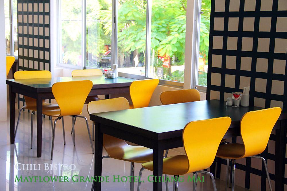 Mayflower Grande Hotel Chiang Mai Bagian luar foto