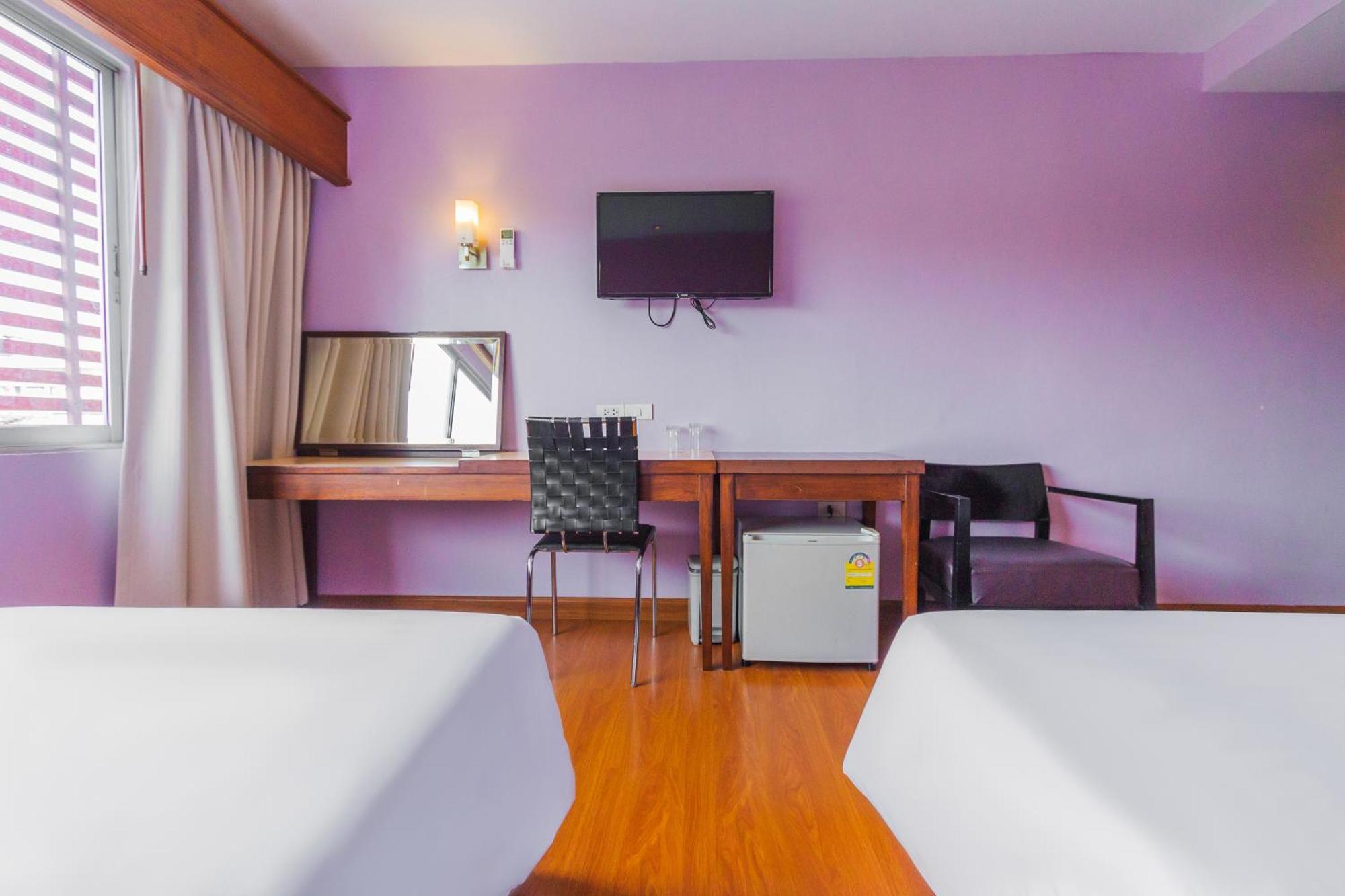 Mayflower Grande Hotel Chiang Mai Bagian luar foto