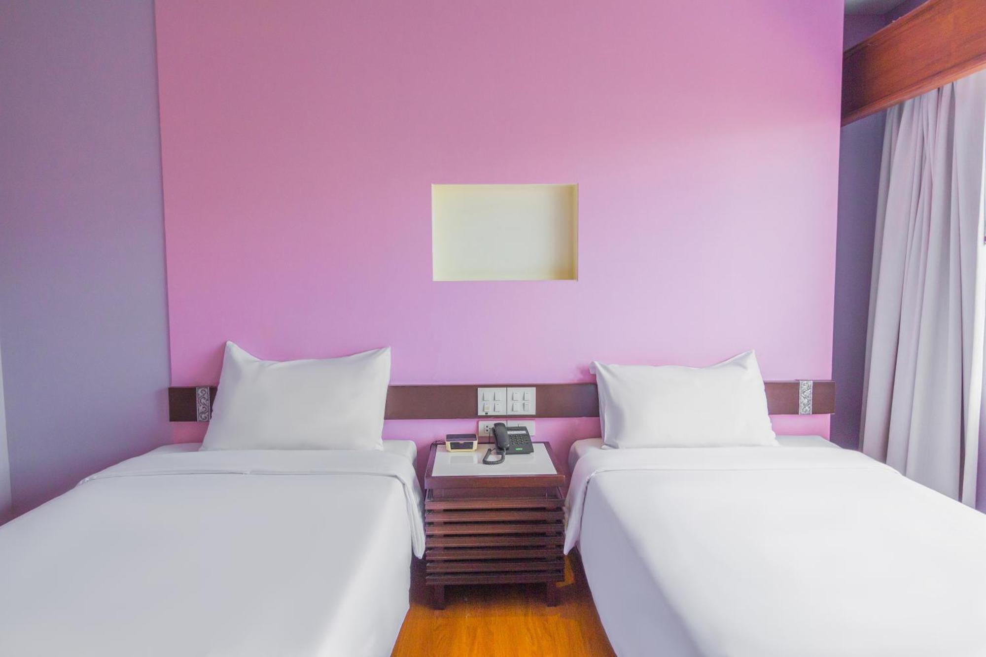 Mayflower Grande Hotel Chiang Mai Bagian luar foto