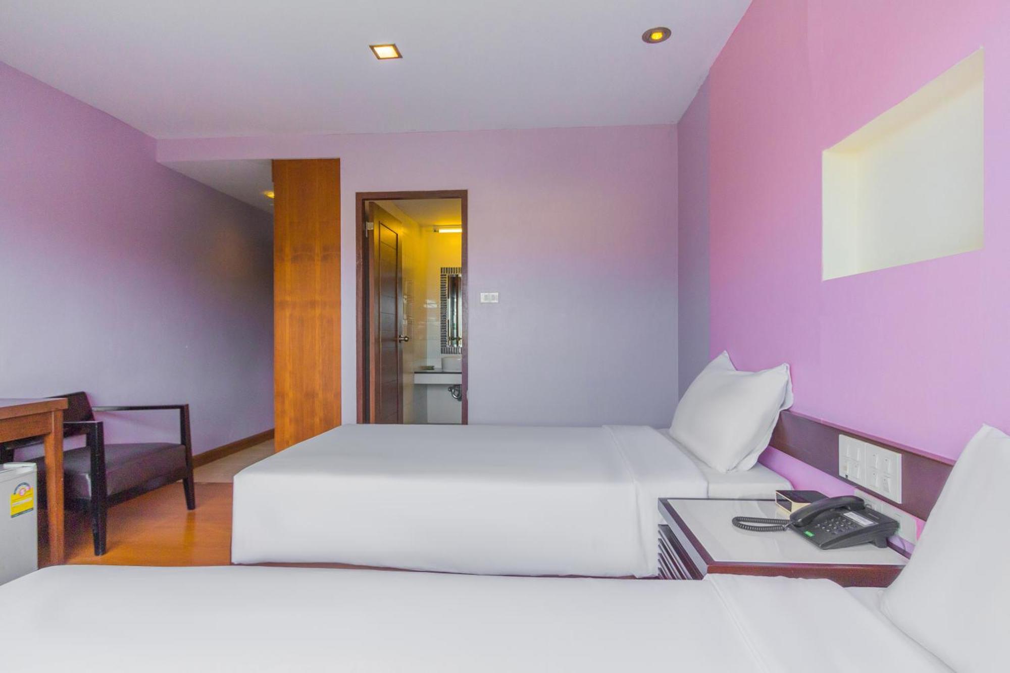 Mayflower Grande Hotel Chiang Mai Bagian luar foto